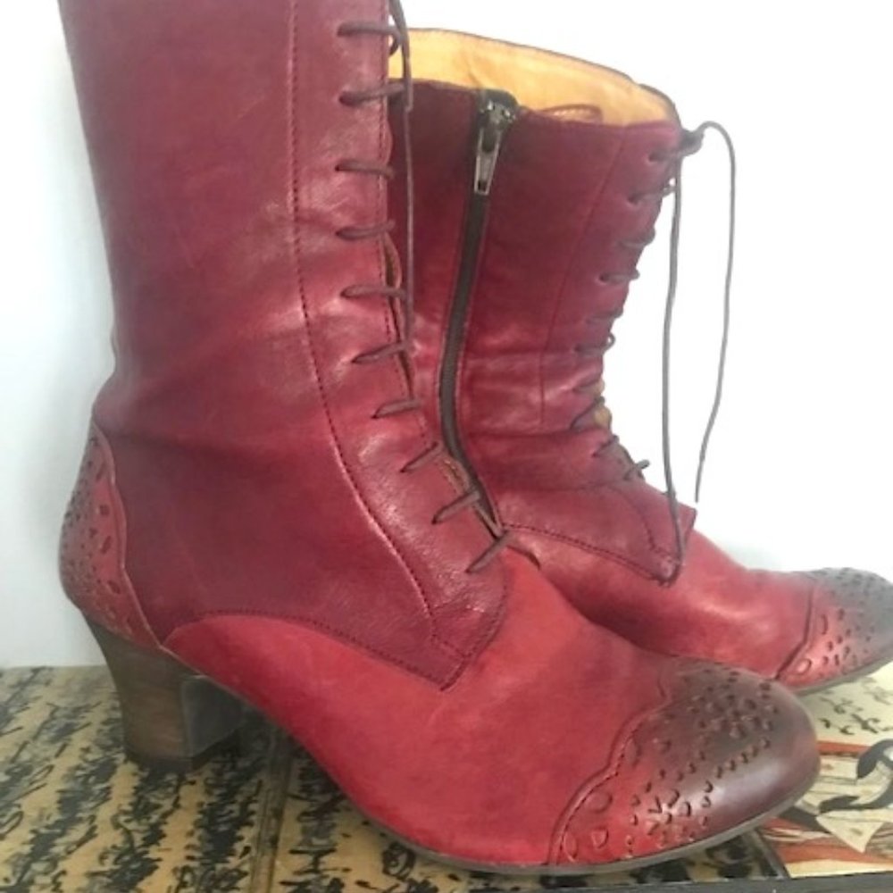 Bottines style ancien